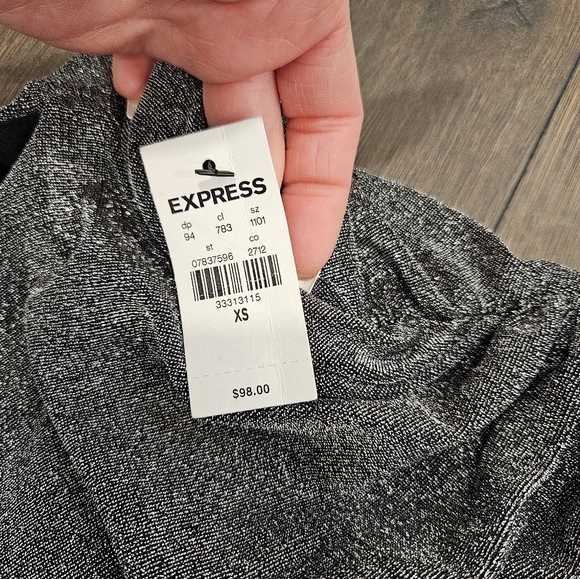 NWT🔥Express Bodycon Single Arm Midi - Size XS - Picture 10 of 14